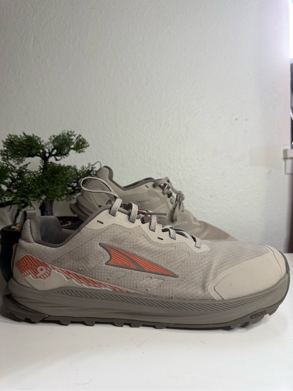 Altra Lone peak 9 Men size 12 Trail Running Shoes in Beige with Orange Accents